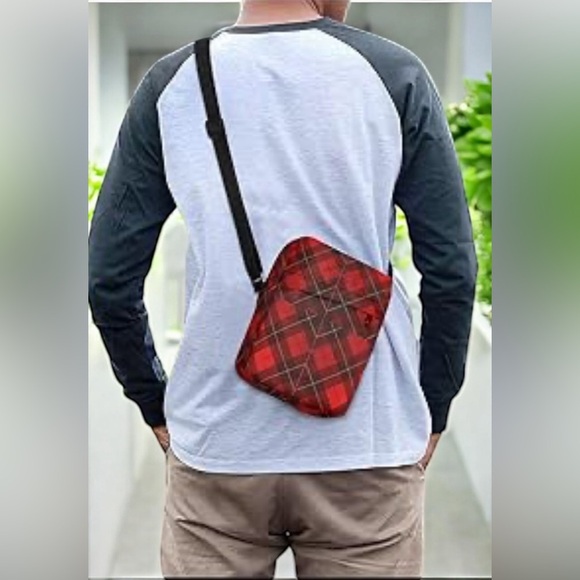 PUMA Plaid “Festival” Crossbody Travel Bag w/ Adjustable Strap 9”x 6.5”x 3” EUC - Picture 9 of 14